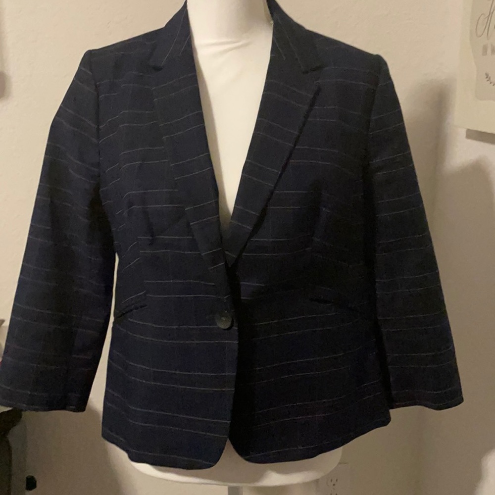 One button blazer